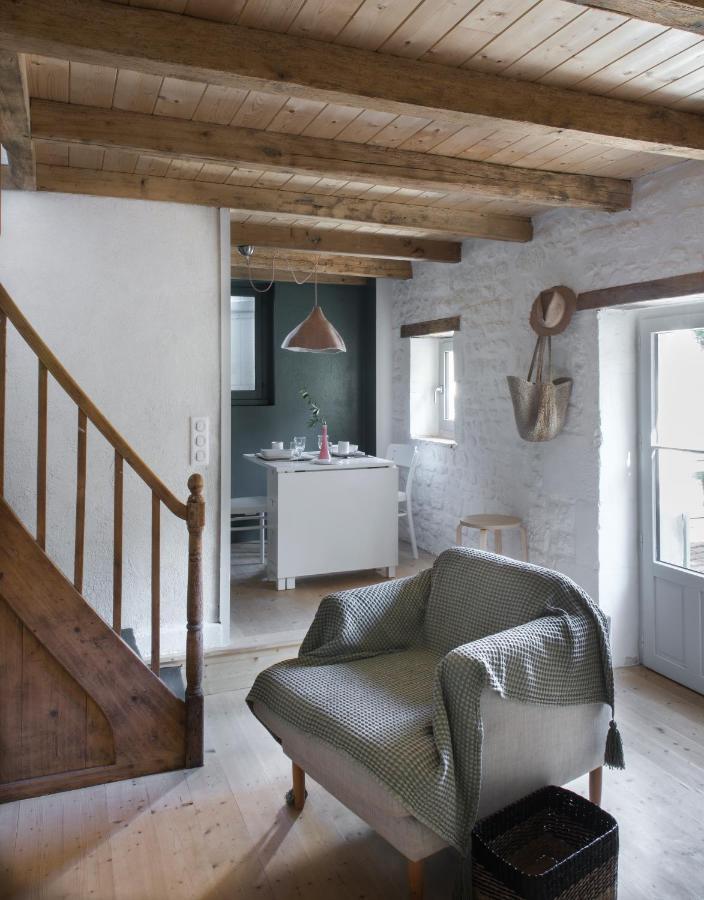 Gite Du Presbytere Port D'Envaux, Ravissante Maison De Charme Kültér fotó