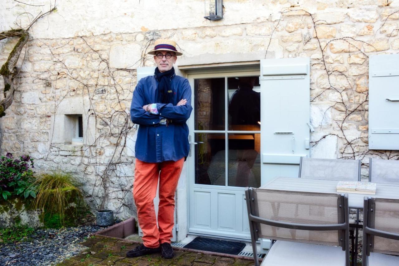 Gite Du Presbytere Port D'Envaux, Ravissante Maison De Charme Kültér fotó