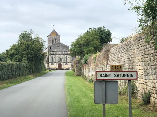 Gite Du Presbytere Port D'Envaux, Ravissante Maison De Charme Kültér fotó